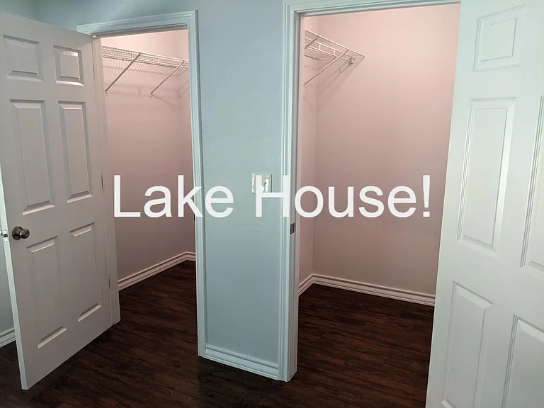 7464 Love Cir — Photo 36