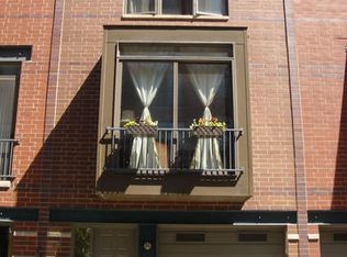 310 N Clinton St APT H, Chicago, IL 60661