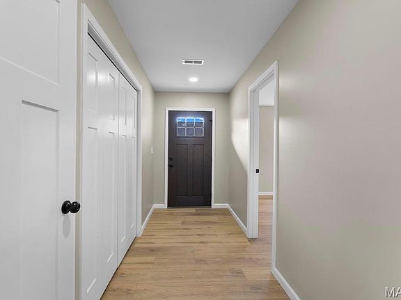 5th image of 231 Cedar Cir #A