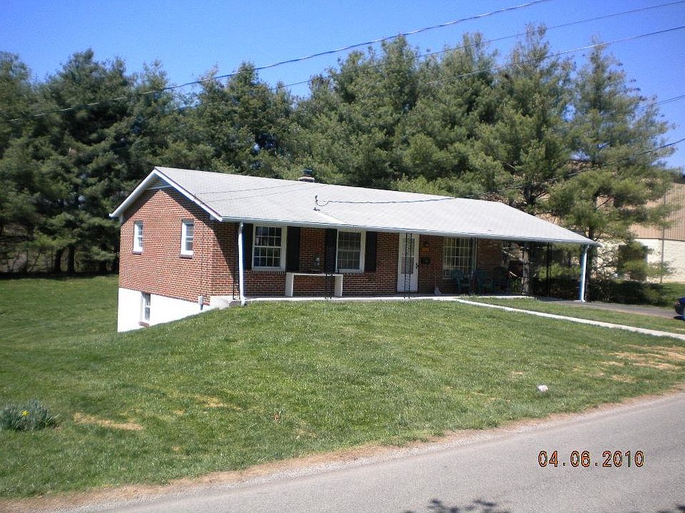 1st image of 405 Clay St E