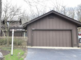 5N456 Red Bud Ct, St Charles, IL 60175