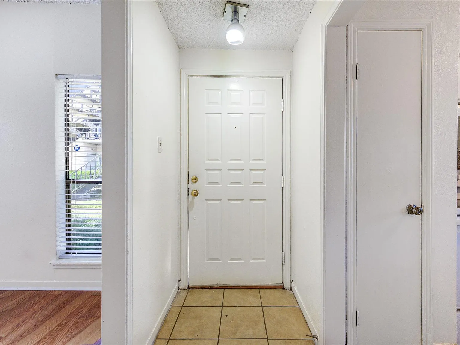2 bed, 1.0 bath, 1029 sqft, $1,250 — Photo 3