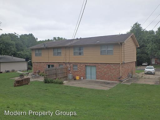 2nd image of 1705-1707 Stanford Dr