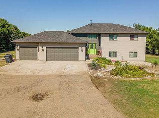9300 Cedar Ln, Bismarck, ND 58503