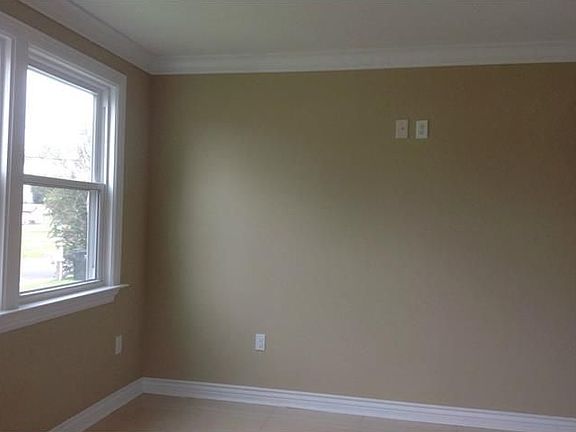 4th image of 2917 Lloyds Ave