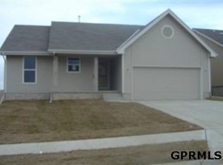4618 Brooke St, Papillion, NE 68133