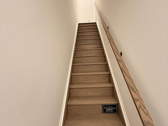 4th image of 188 Angus Dr #18