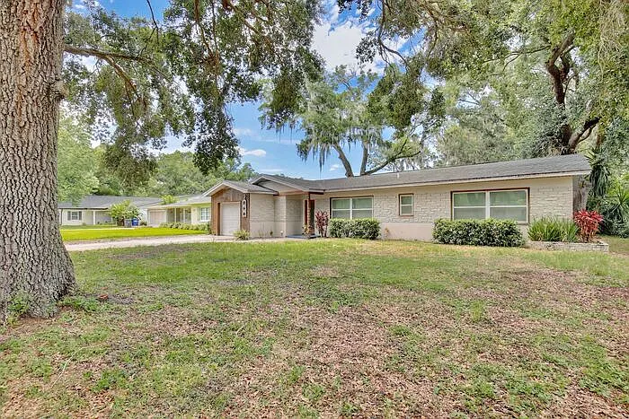 3 bed, 2.0 bath, 1450 sqft, $3,050 — Photo 2