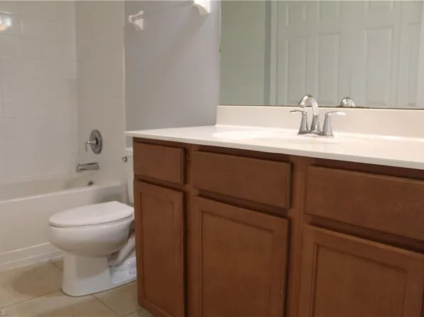 9076 Gervais Cir APT 403, Naples, FL 34120