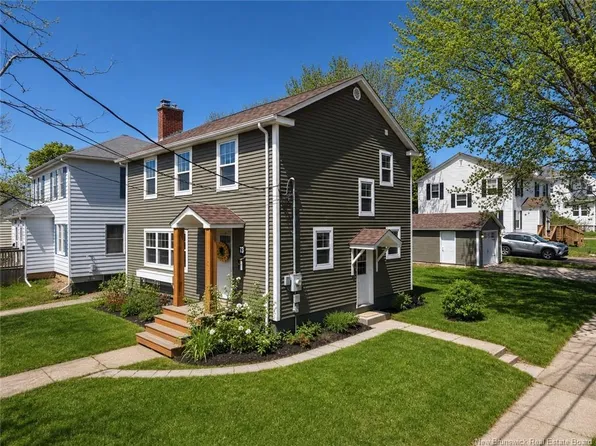 73 Burlington Ave, Moncton, NB E1E 1Z4