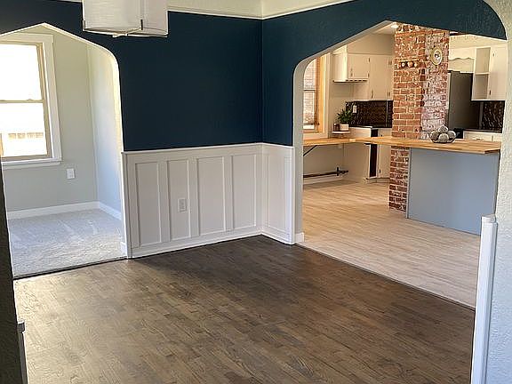 4th image of 311 N 32nd Ave