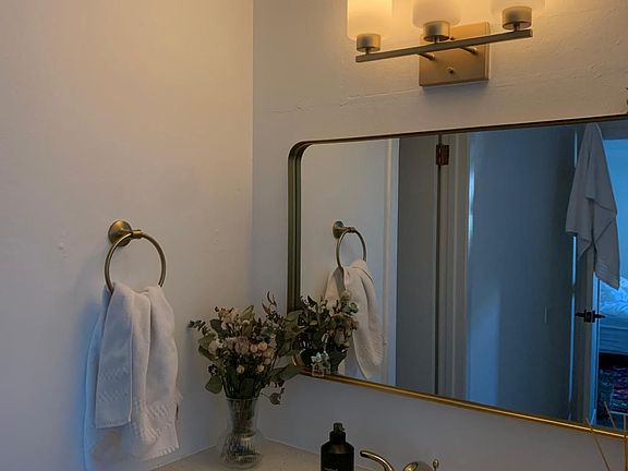 4th image of 800 N Pearl St APT 301