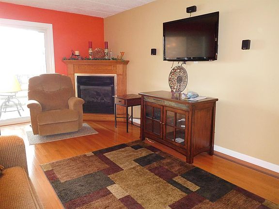 5th image of 8123 Lake Shore Dr APT 4