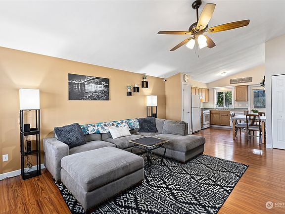 4th image of 4713 60th Drive NE