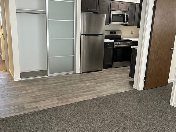 2nd image of 429 Sheridan Rd APT 2