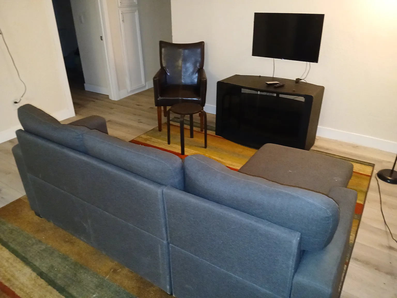 3 bed, 900 sqft, $1,495 — Photo 2