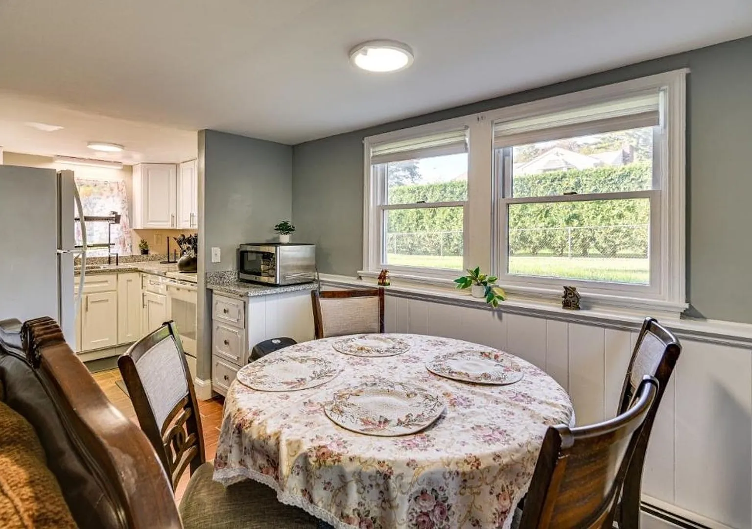 Charming 1BR House in South Easton — Photo 3