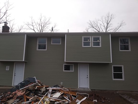 4th image of 81 Totten Ave