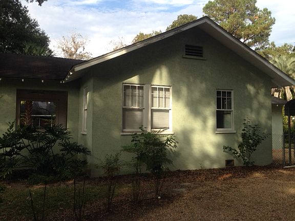 3rd image of 713 SE 10th Pl