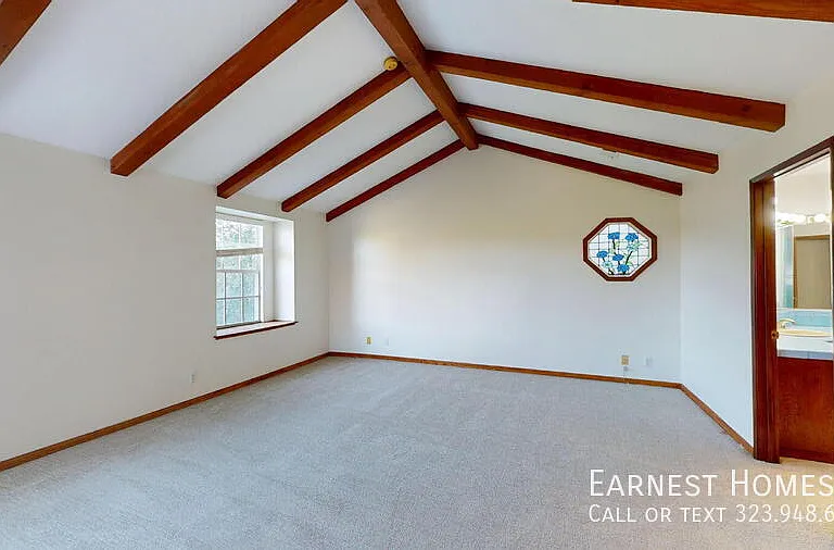 4339 Alhama Dr — Photo 15