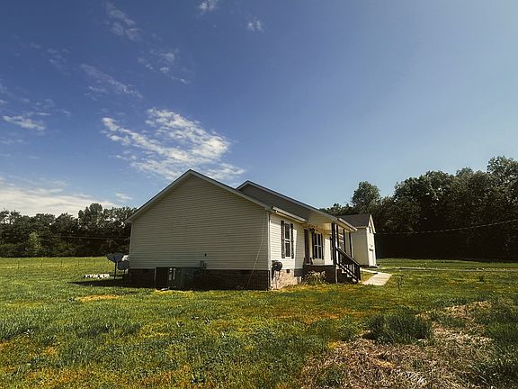 3rd image of 831 Philippi Rd