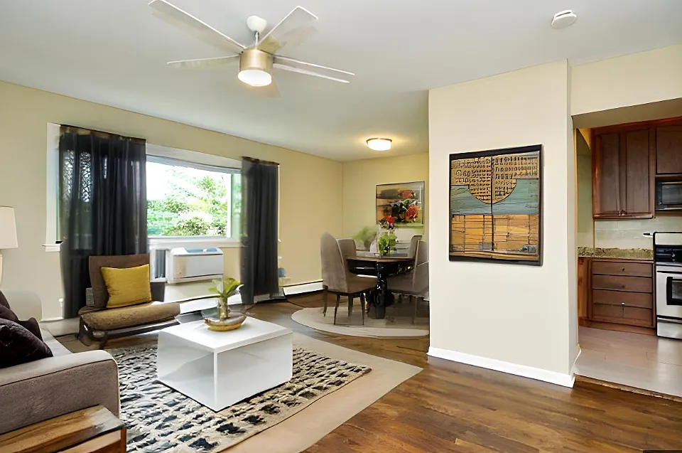 1415 W Pratt Blvd #405