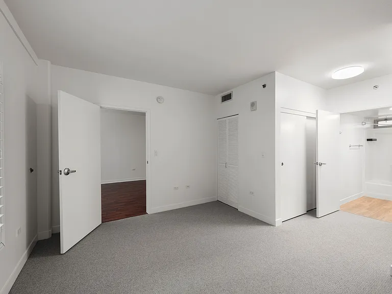 425 W Beech St #312 — Photo 11