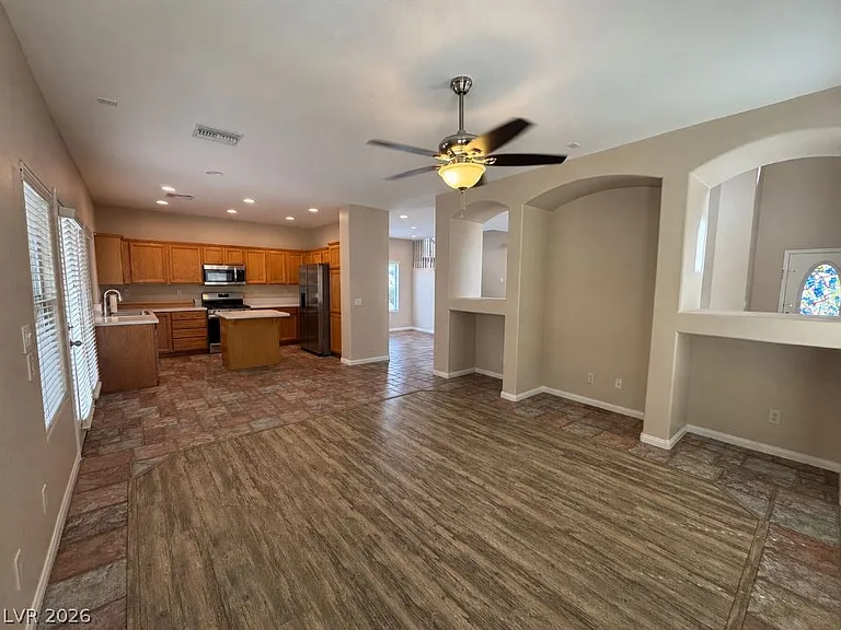 8585 Ebony Hills Way — Photo 7