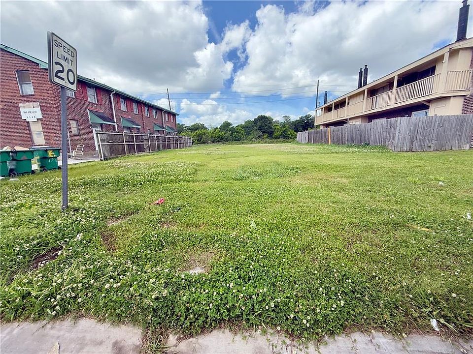 2nd image of 4144 Lac Bienville Dr.