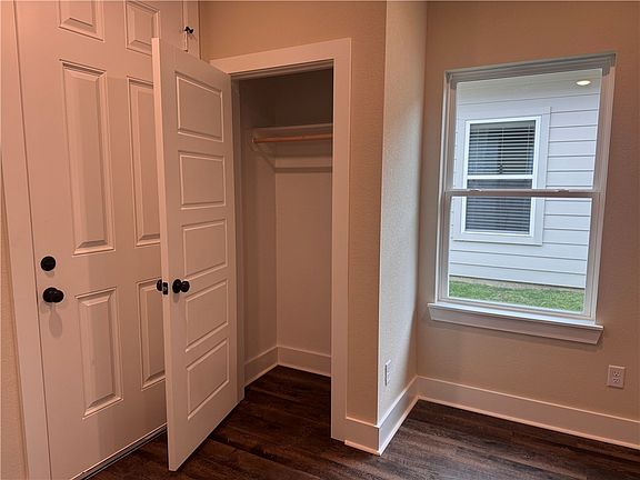 4th image of 914 Fork Ct