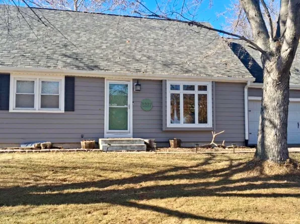 3337 SW Arrowhead Rd, Topeka, KS 66614