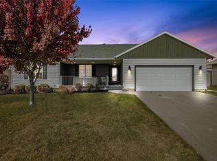 2350 Edwin Dr, Marion, IA 52302