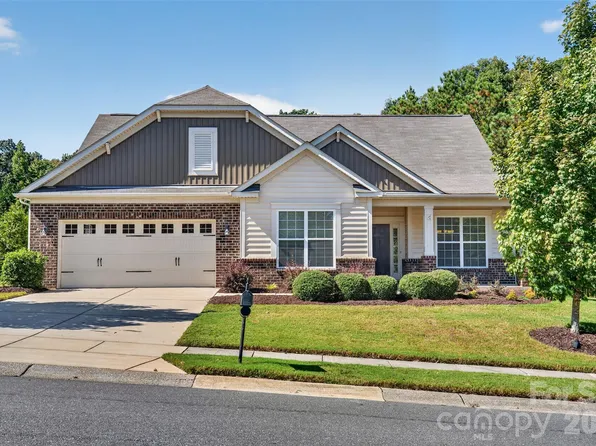 12910 Hunting Birds Ln, Charlotte, NC 28278