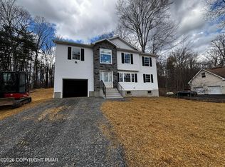 2319 White Oak Dr, Tannersville, PA 18372