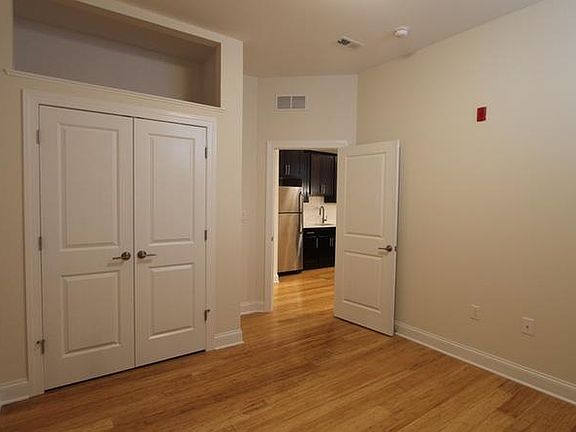 5th image of 144 Green Ln Unit 2