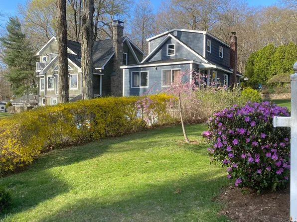 7 Ola Ave, East Hampton, CT 06424