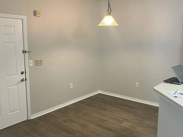2025 Erving Cir #104 — Photo 6