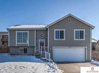 10707 S 26th St, Bellevue, NE 68123