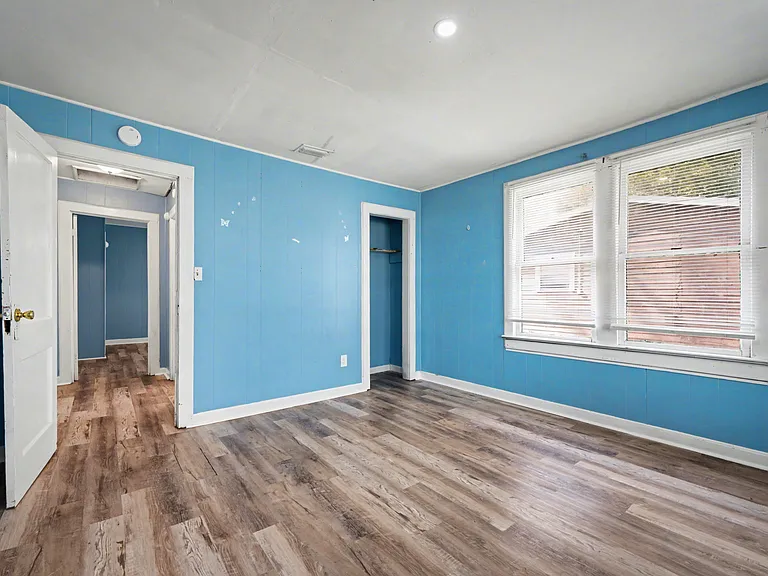 250 Vernis Ave — Photo 13
