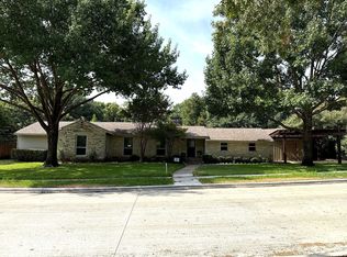 2112 Barberry Dr, Dallas, TX 75211