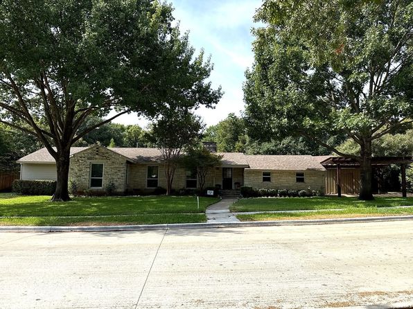 2112 Barberry Dr