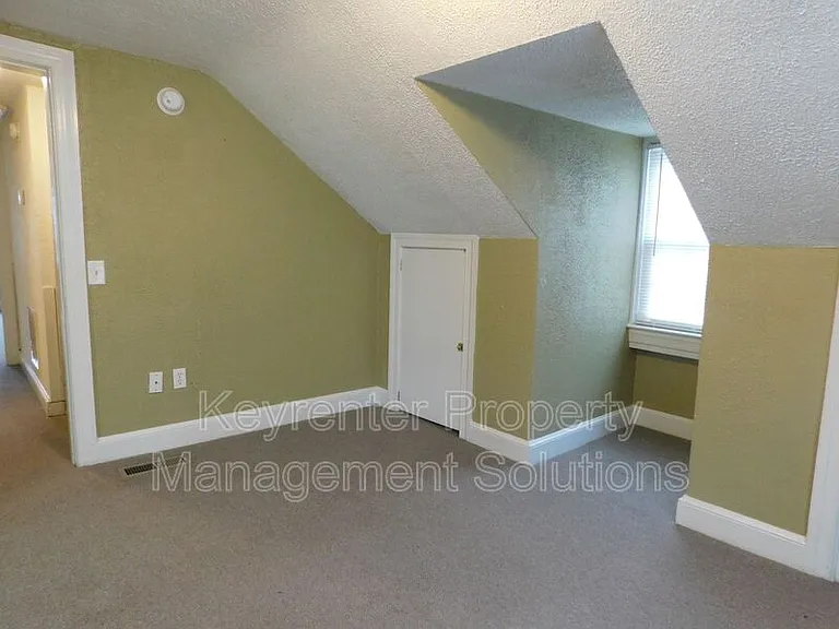 811 E Beverly St #B — Photo 22