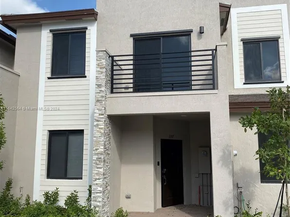 337 NE 208th Ter #337, Miami, FL 33179