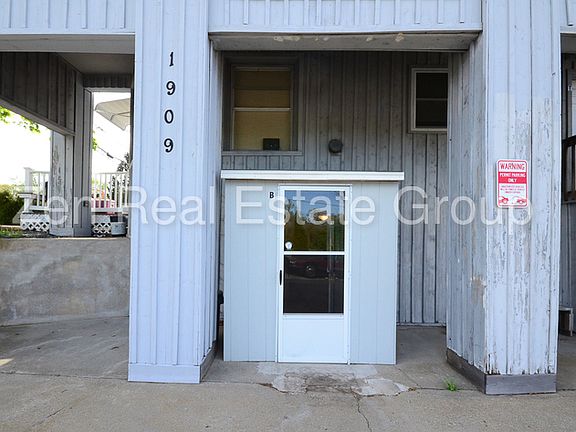 2nd image of 1909 Elmwood Ave