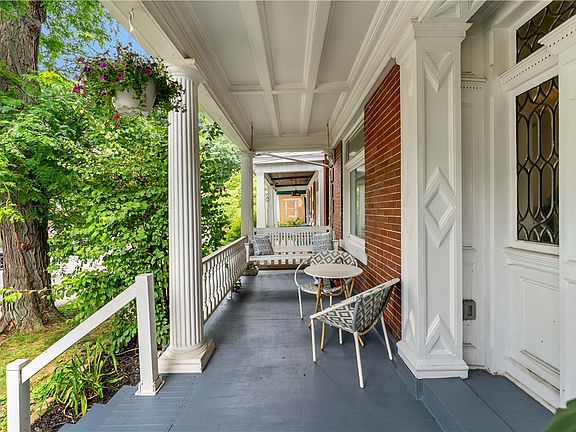 4th image of 212 Elm St