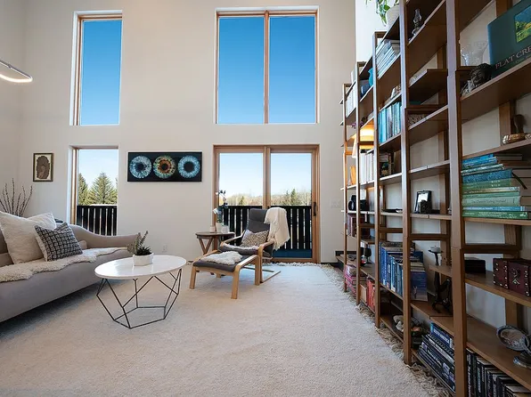 1320 N West St, Wilson, WY 83014