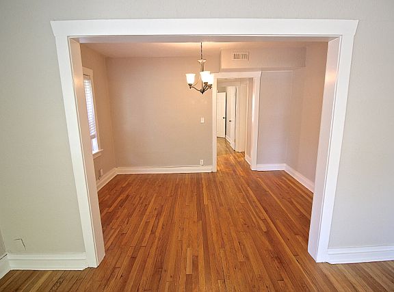 4th image of 815 E 42nd St APT 1W