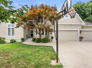 713 NE Plumbrook Pl, Lees Summit, MO 64064