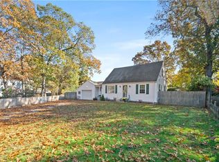 88 Fairway Ln, Warwick, RI 02889