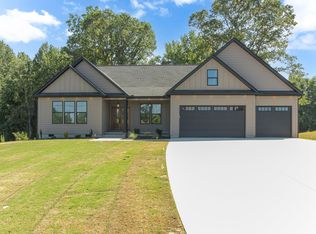 11555 New Cut Rd, Campobello, SC 29322